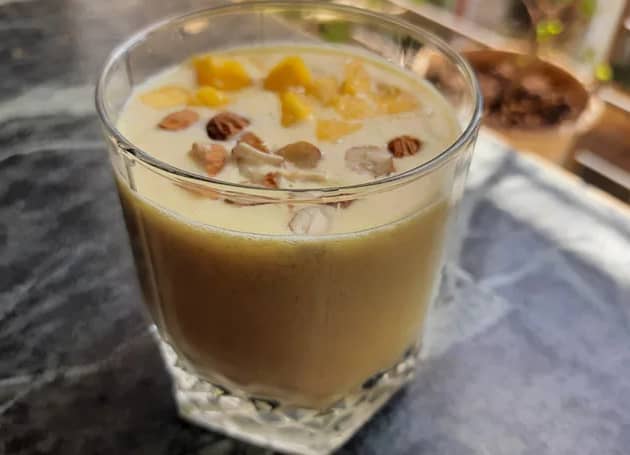 Mango Oats Smoothie For Weight Loss