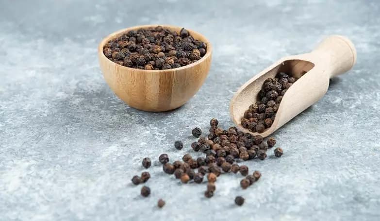 Pepper, black (Condiments and spices)