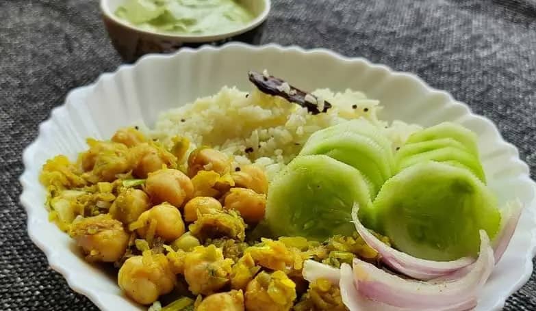 Tasty Chickpeas Bowl With Rice