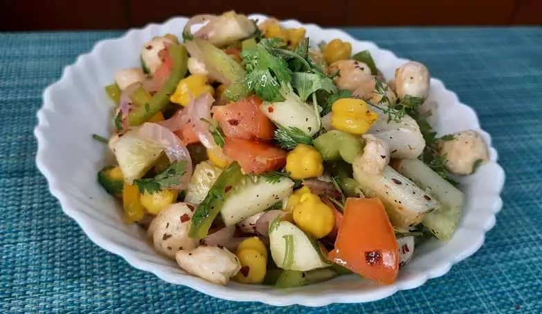 Tasty & Healthy Vegan Chickpea Salad